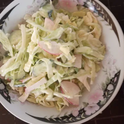 Обычный салат из трех ингредиентов