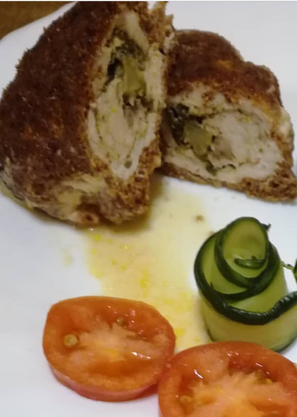 Куриный рулет со шпинатом и брокколи