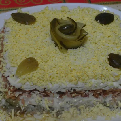 Салат-торт со шпротами