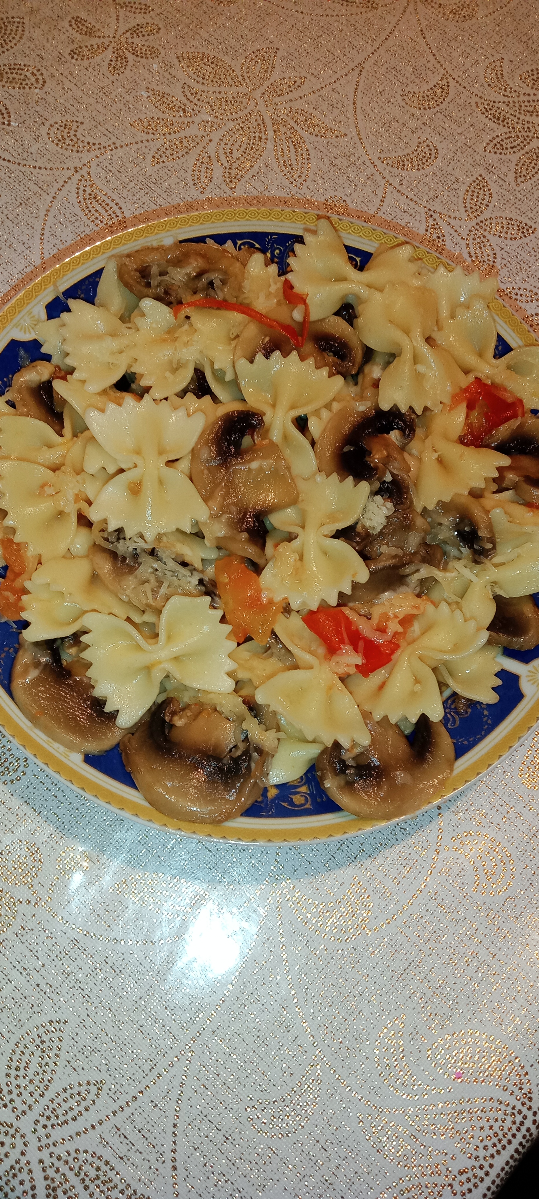 Бантики с грибами