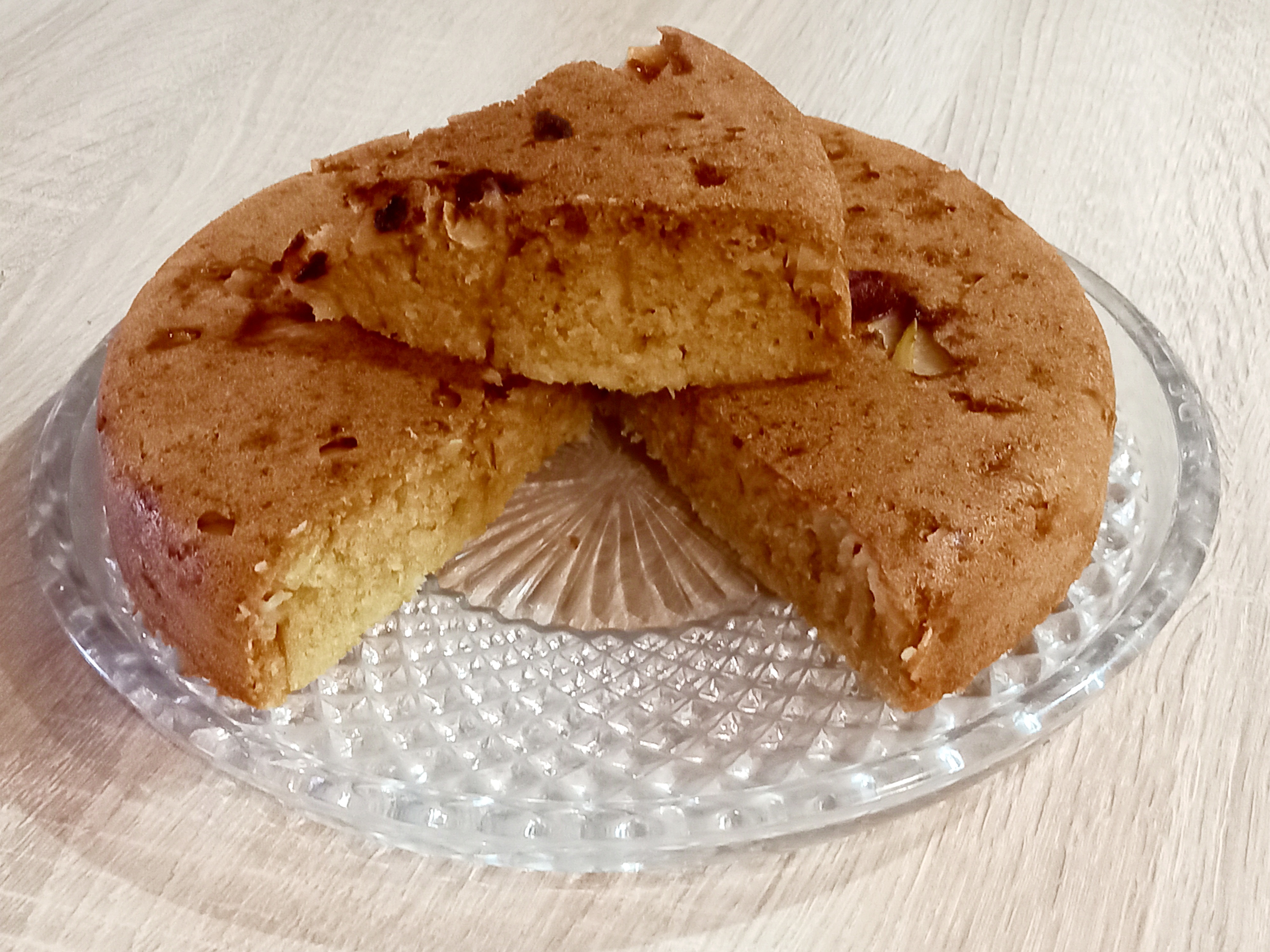 Пирог с яблоками в мультиварке