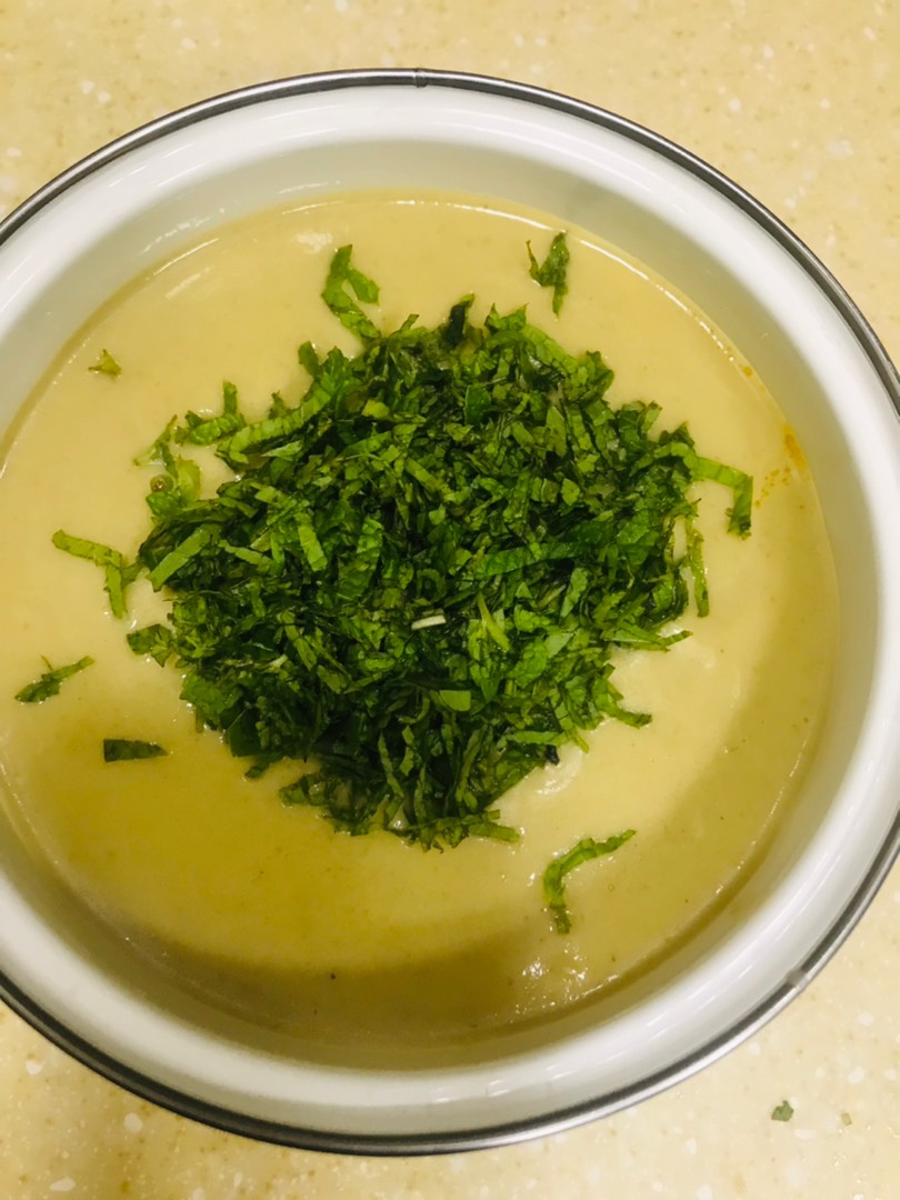 Суп-пюре из кабачков (цукини) с мятой