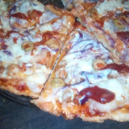 Пицца с маринованными опятами