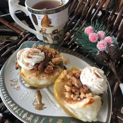 Запечённое Яблоко с мёдом и орехами