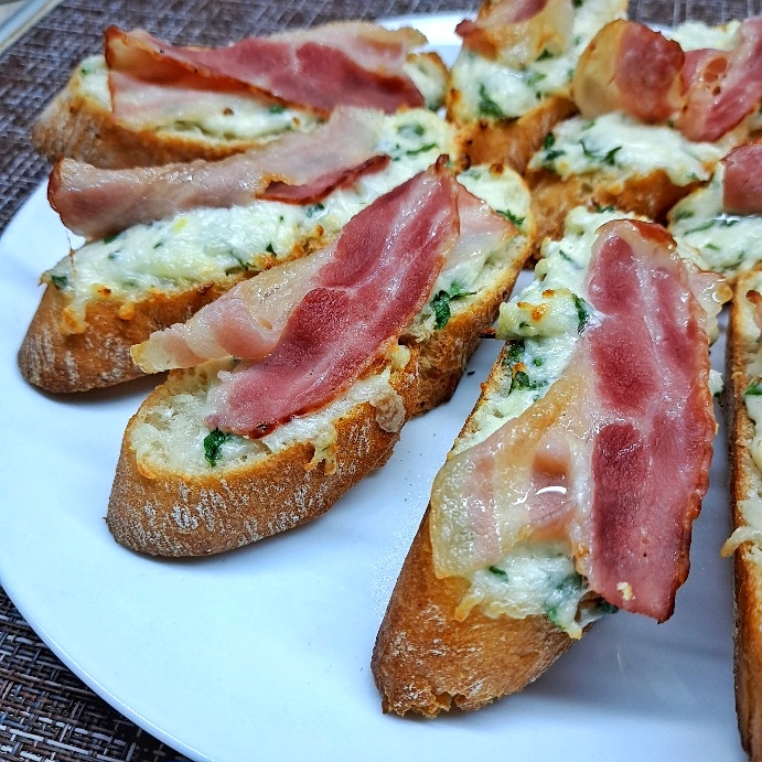 Горячие бутерброды с беконом