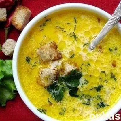 Сливочно-сырный суп с ветчиной и сухарями