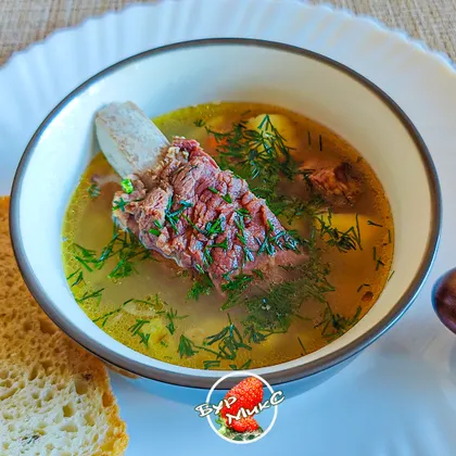 Рассольник с перловкой и копчёными рёбрами