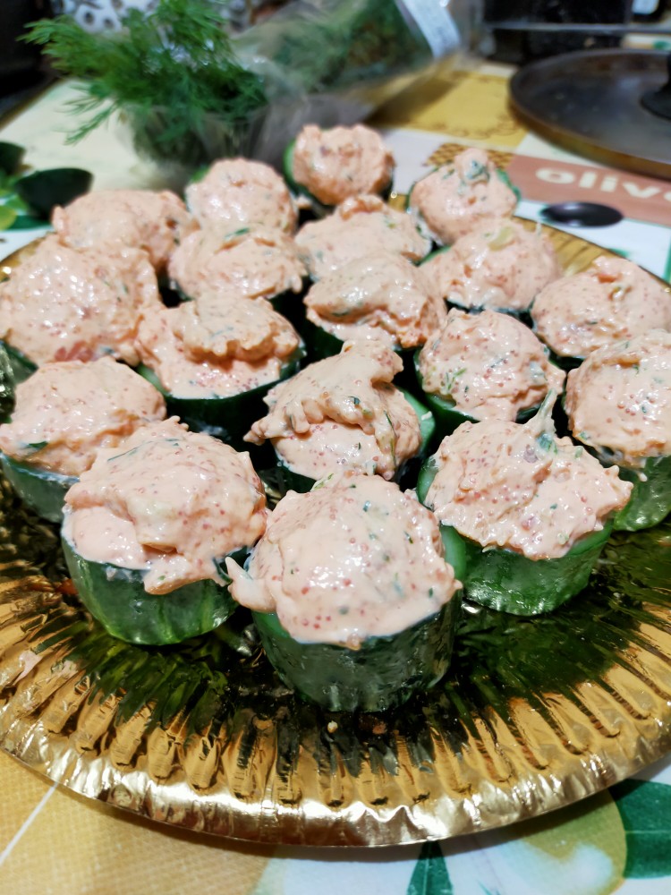 Канапе из лосося