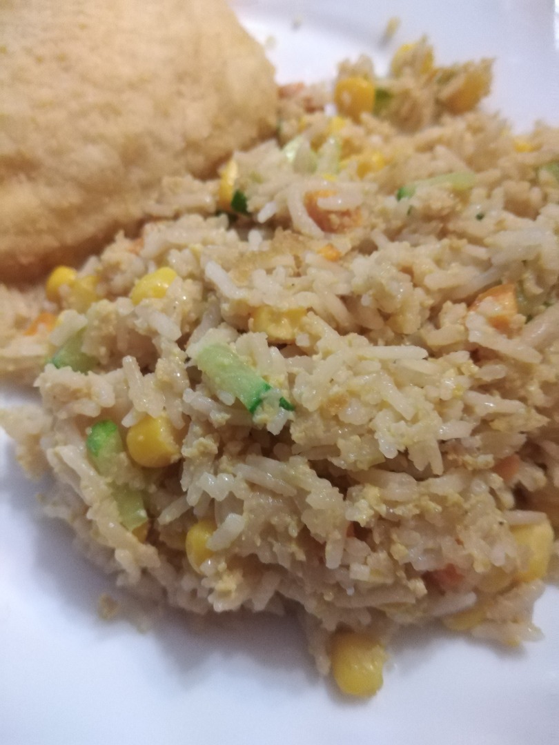 Жареный рис с яйцом по-китайски