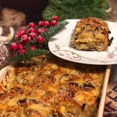 Свинина под картофельной шубкой с сыром, помидорами в духовке