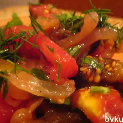 Салат с баклажанами и помидоарами