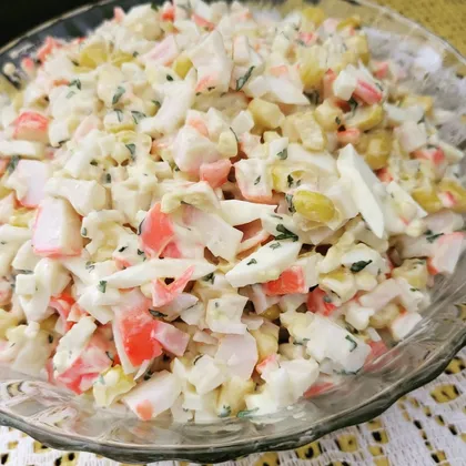 Салат из крабовых палочек 🦀 очень вкусный и лёгкий в приготовлении