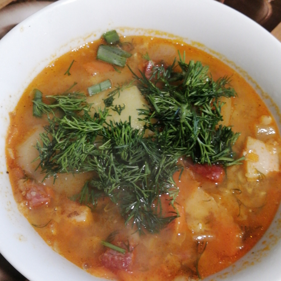 Суп из чечевицы с копченостями "Зимний вечер"