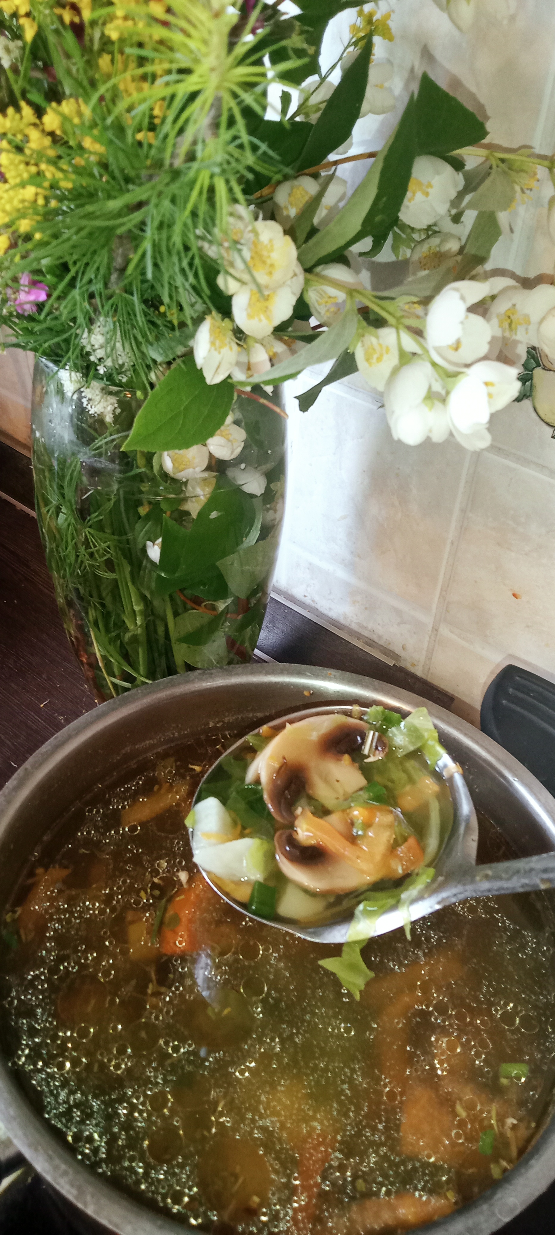 Щи с шампиньонами