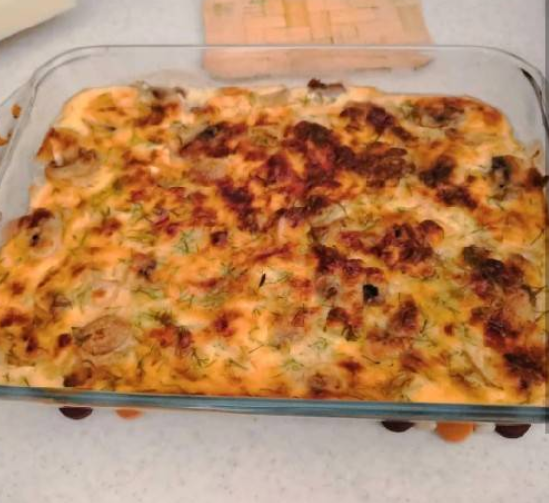 Запеканка с грудкой и грибами под соусом