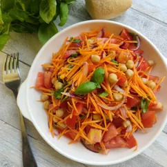 🥗Салат с нутом, помидорами, морковью и красным луком