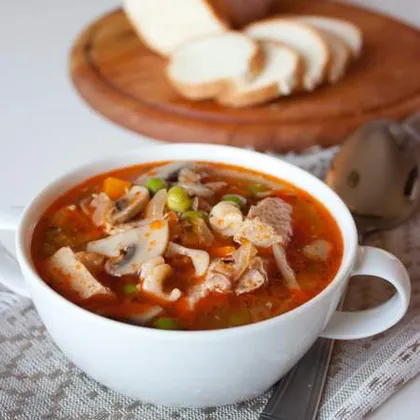 Суп из свинины с грибами и горошком