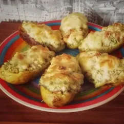 Картофельные лодочки с копчёной куриной грудкой