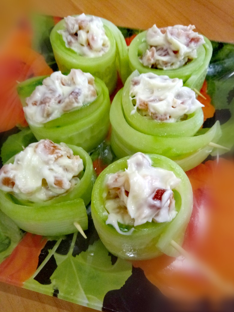 Роллы из огурца с копчёной сёмгой