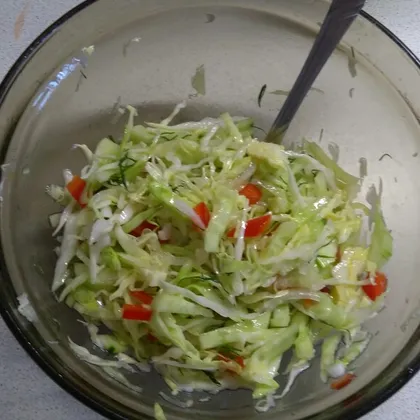 Салатик с капустой и огурцами