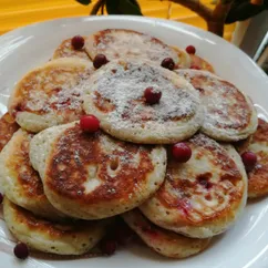 Оладушки с клюквой