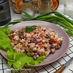 Быстрый салат с ветчиной и фасолью