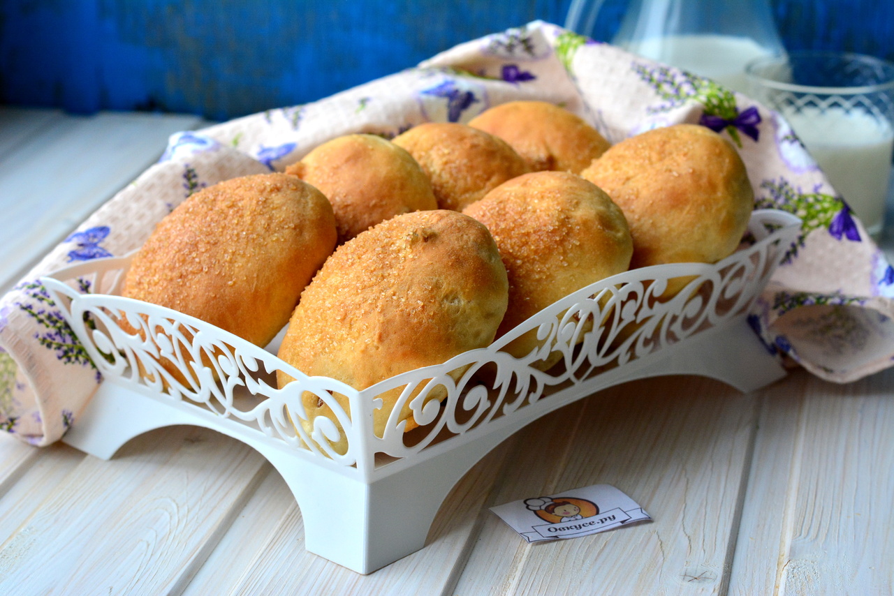 Постные булочки с изюмом