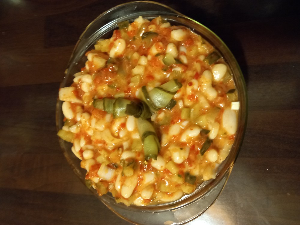 Салат из фасоли