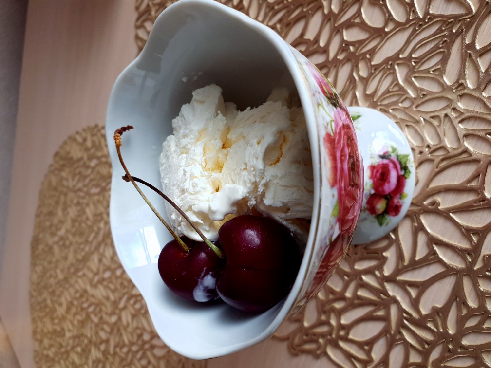 Ягодное мороженое на сливках, пошаговый рецепт на ккал, фото, ингредиенты - Катерина_Н
