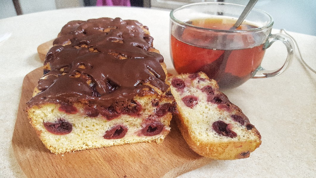 Вишневая шарлотка