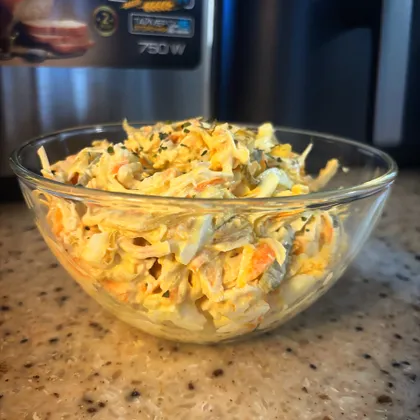 Салат с курицей и солёными огурцами