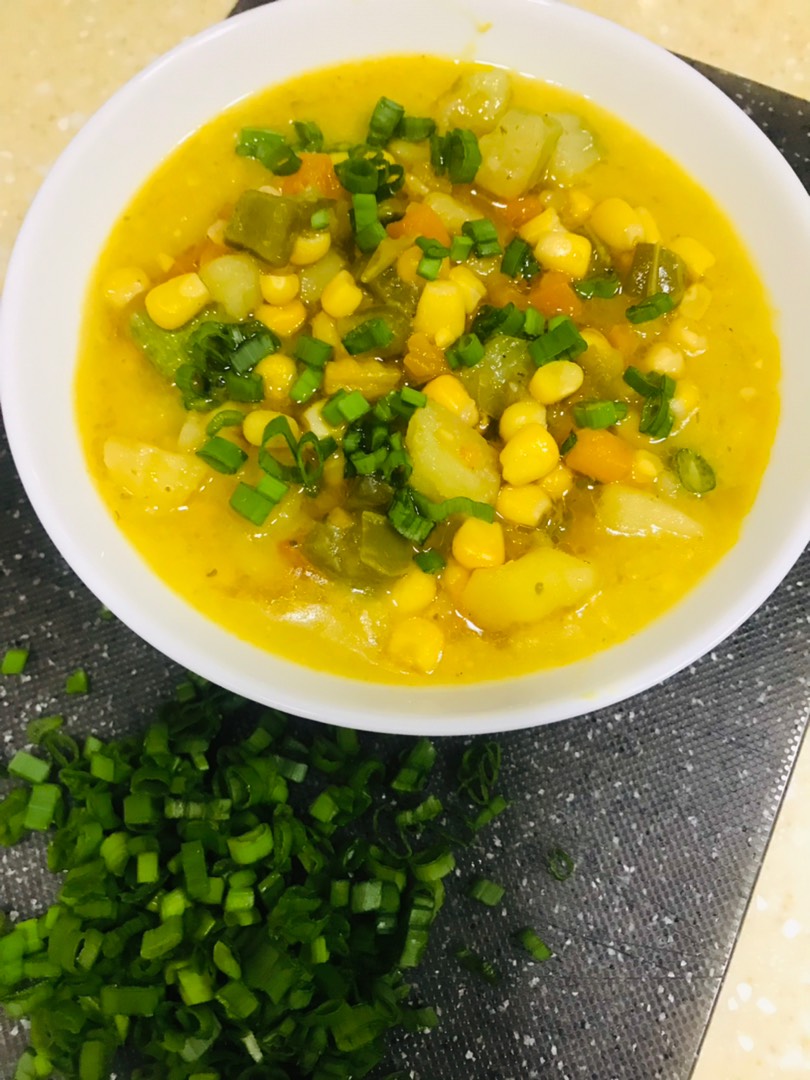 Кукурузный суп с овощами