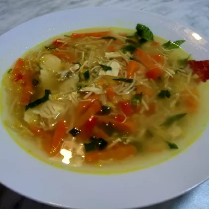 Вермишелевый суп с чечевицей