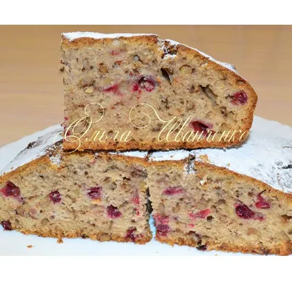 Постный 'Монастырский пирог' с орехами и ягодами
