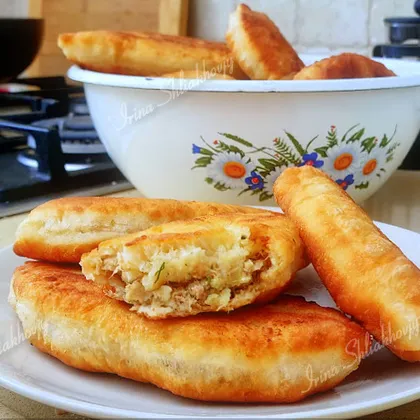 Жареные пирожки на остатках закваски с тунцом, яйцами и картофелем