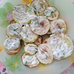 Кабачки с соусом