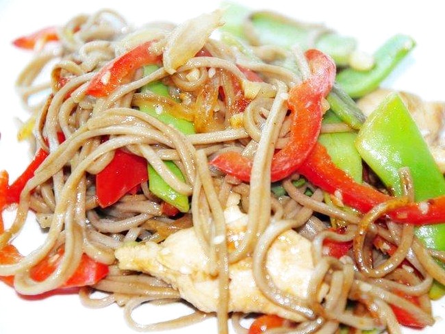 Лапша Соба с индейкой и овощами