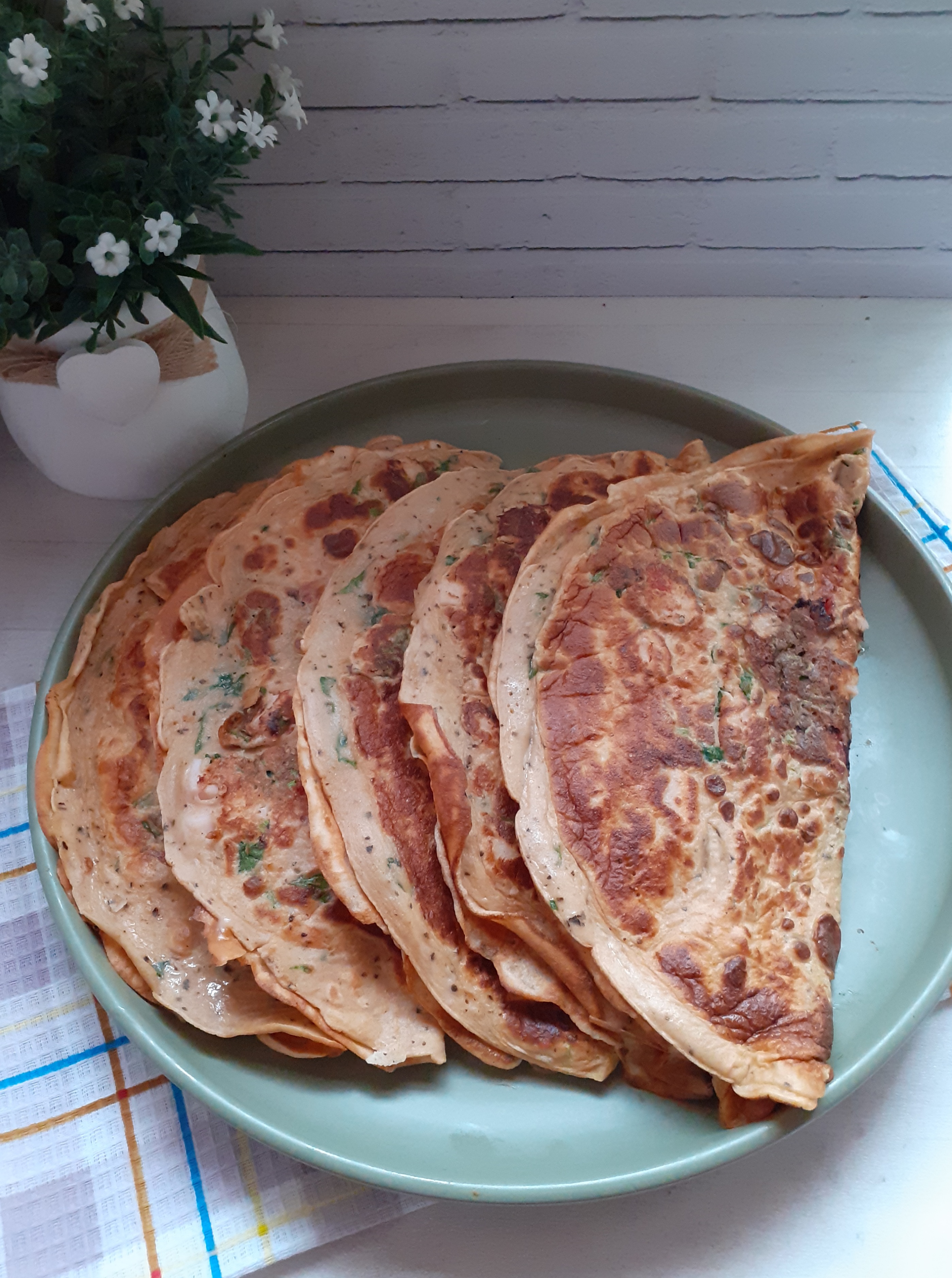 Пп блины с помидорами, сыром и шпинатом 