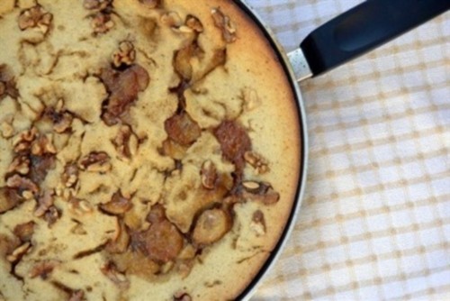 Пирог банановый с шоколадом и орехами