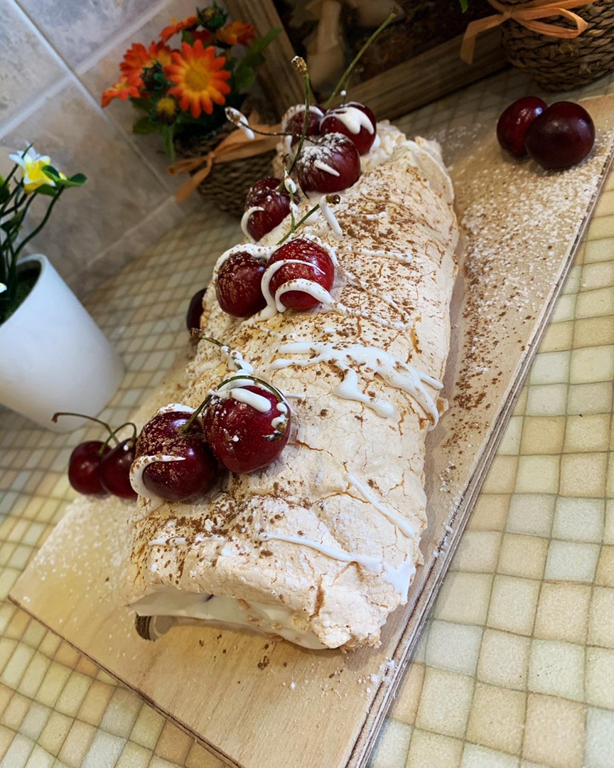 Меренговый рулет