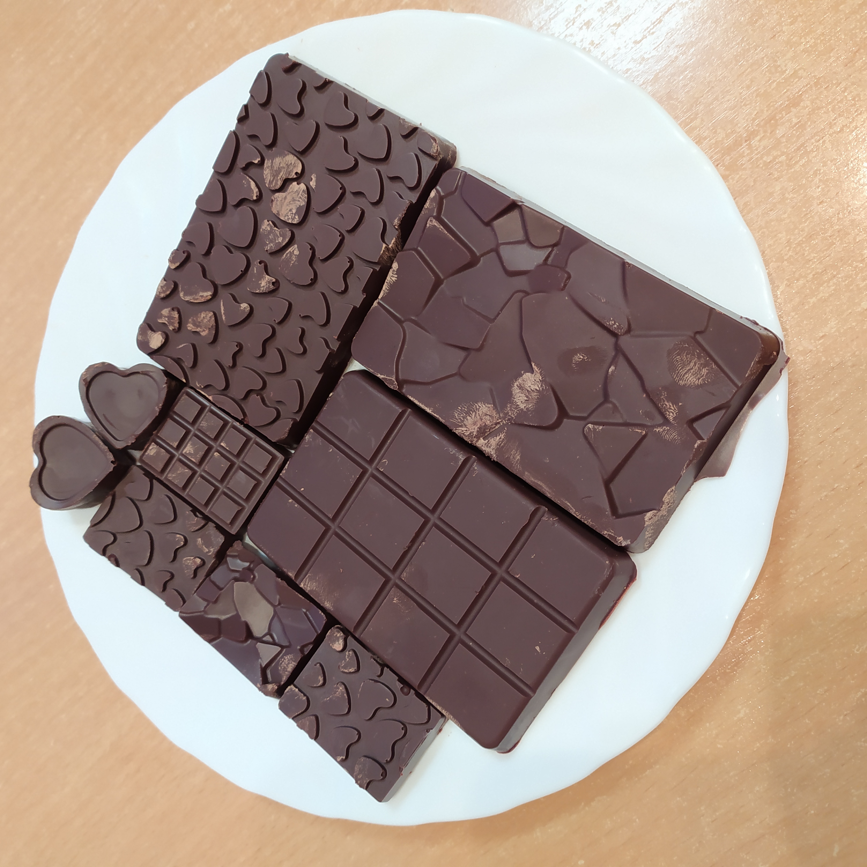 Горький шоколад из урбеча какао-бобов (веганский)