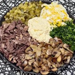 Салат с языком и грибами
