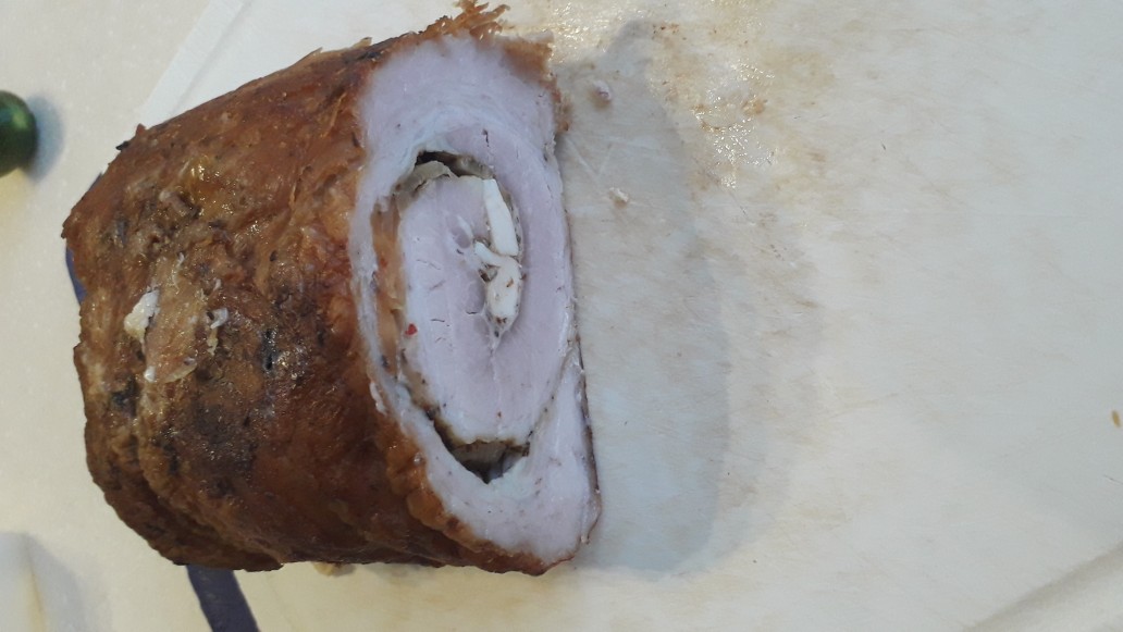 Рулет из пашины с сыром и персиками