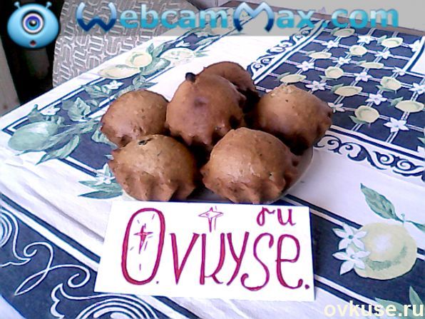 Кексы медовые с орехами и изюмом