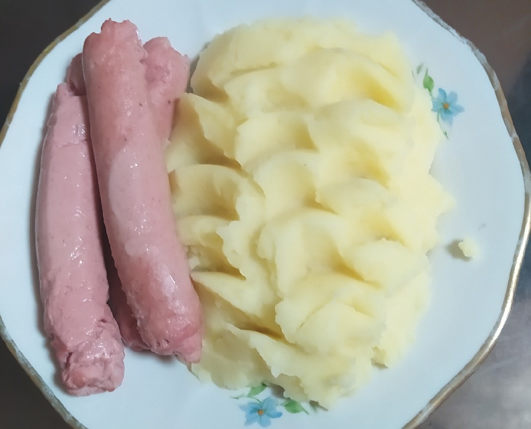 Рецепт сосисок в картошке