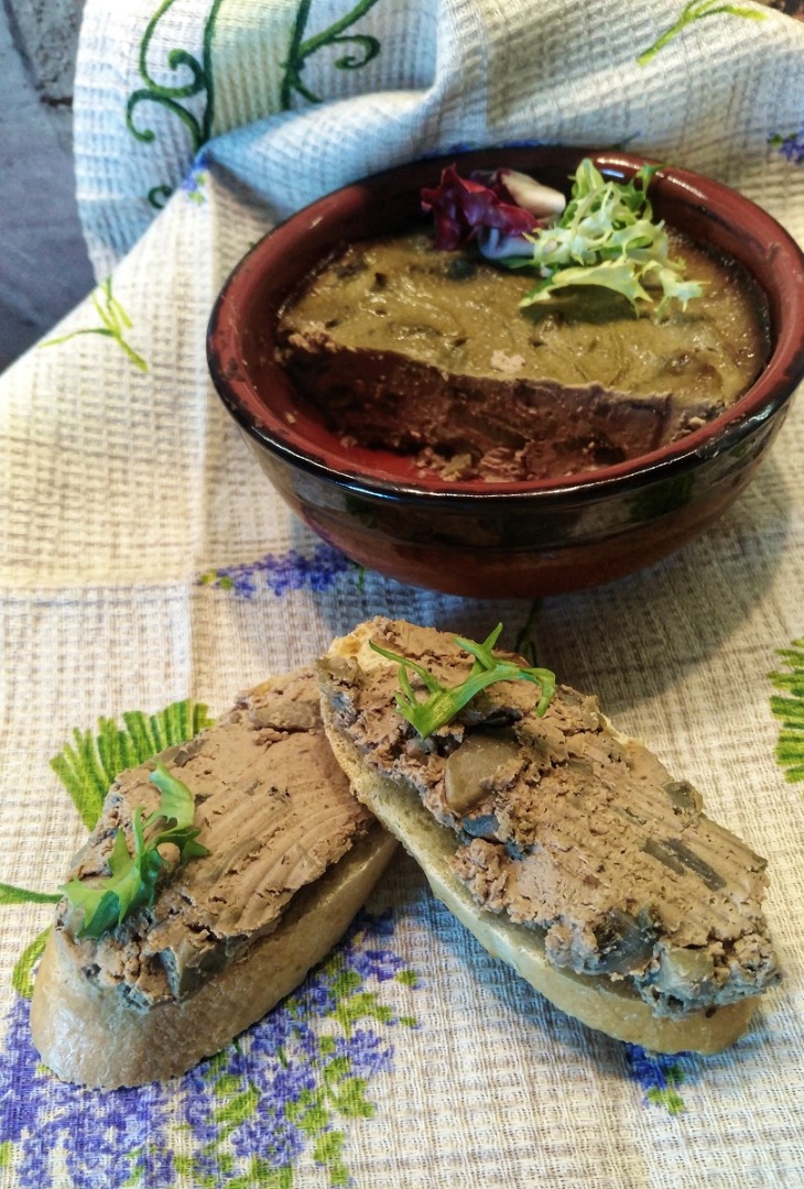 Паштет из печени с грибами, запечённый