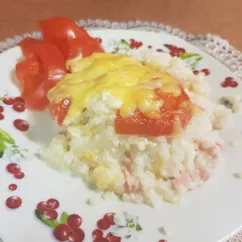 Запеканка с рисом, сыром и колбасой