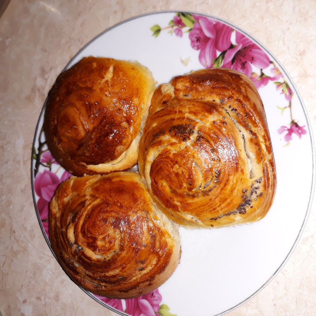 Сдобная маковая слойка