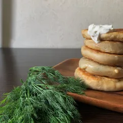 Лепёшки с пармезаном и укропом (+ фото внутри лепешки😏)