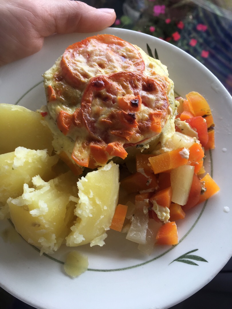 Бочонки из кабачков со стерлядью